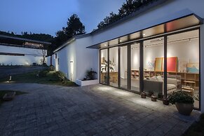 LOSTVILLA Green Gable-Anji