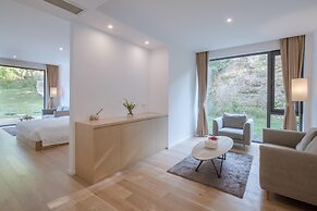 LOSTVILLA Green Gable-Anji