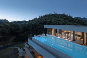 LOSTVILLA Green Gable-Anji