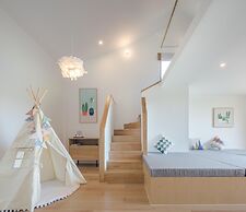 LOSTVILLA Green Gable-Anji