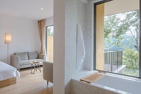 LOSTVILLA Green Gable-Anji