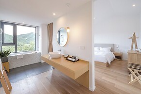 LOSTVILLA Green Gable-Anji
