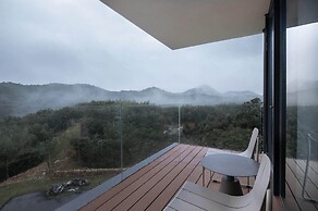 LOSTVILLA Green Gable-Anji