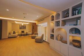 Dally Apart Hotel
