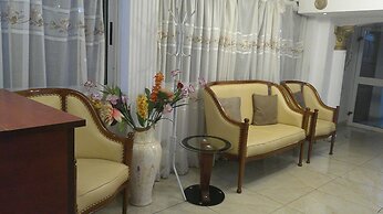 Appart'hôtel Micheline Suites Bastos