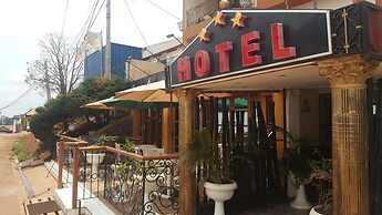 Appart'hôtel Micheline Suites Bastos