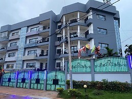 Appart'hôtel Micheline Suites Bastos