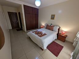 Appart'hôtel Micheline Suites Bastos