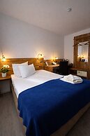 Luna Inn