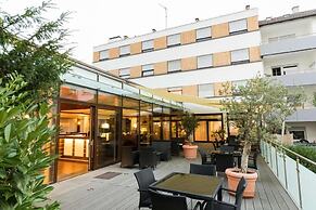 Luna Inn