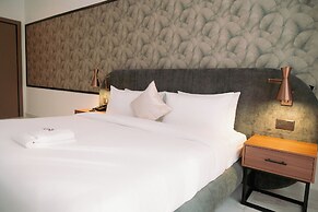 Azusa Hotels and Apartment
