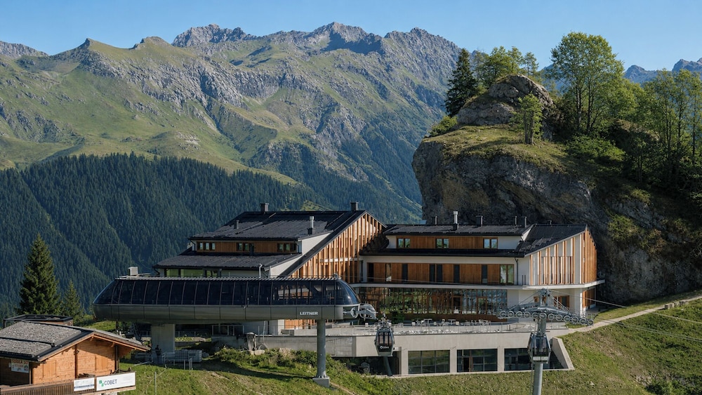 Rifugio Colere 1600 by Cloud 7