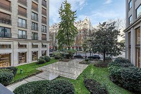 MONTAIGNE EXECUTIVE SUITE