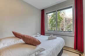 MONTAIGNE EXECUTIVE SUITE