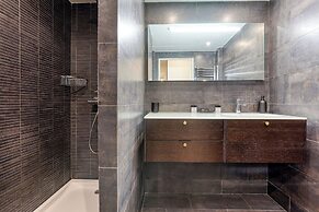 MONTAIGNE EXECUTIVE SUITE