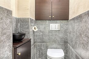 MONTAIGNE EXECUTIVE SUITE