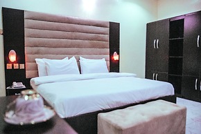 Golden Top Hotel