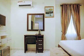 Golden Top Hotel