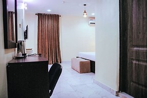 Golden Top Hotel