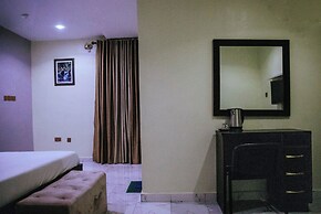Golden Top Hotel
