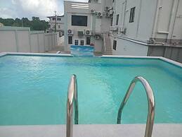 Luxeley Hotel and Suites