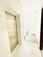 EMERALD APARTMENTS
