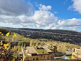 Redrock 1 br chalet  faqra . Faraya