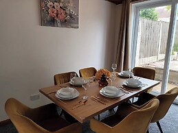 Spacious Birmingham House - 7 Guests -free Parking