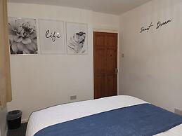 Spacious Birmingham House - 7 Guests -free Parking