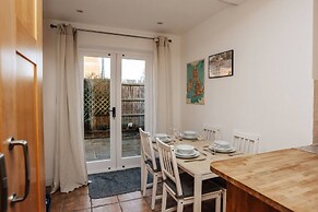Rose Cottage - Central Henley