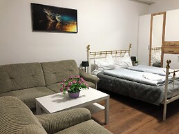 Modern 2BR Apartment Near Danube