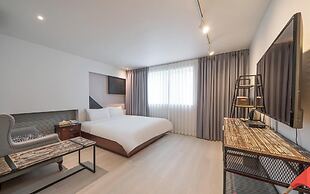BAY HOTEL