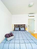 Comfy 3BR Apt With Living Room Balcony