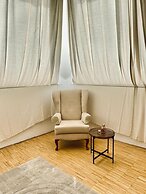 Comfy 3BR Apt With Living Room Balcony