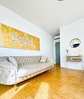 Comfy 3BR Apt With Living Room Balcony