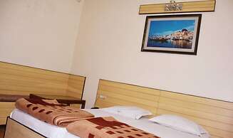 Hotel Aditya Varanasi