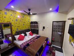 Hotel Aditya Varanasi