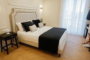 Sofia Suites &Rooms