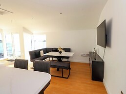 Sea Breeze Retreat