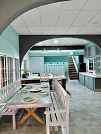 Peaceful Morales Getaway With 3 Spacious Bedrooms