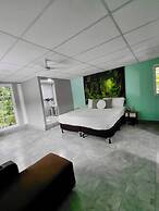 Peaceful Morales Getaway With 3 Spacious Bedrooms