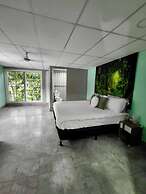Peaceful Morales Getaway With 3 Spacious Bedrooms