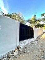Peaceful Morales Getaway With 3 Spacious Bedrooms