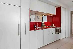 Luxurious one Bedroom Apartment With Pool