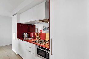 Luxurious one Bedroom Apartment With Pool
