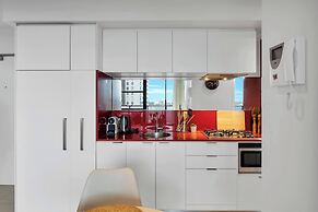 Luxurious one Bedroom Apartment With Pool