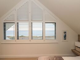Praa Waves