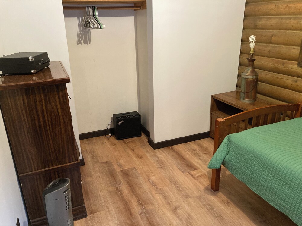 Valdez Lodge