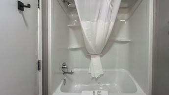 Studio 6 – Fort Frances, On