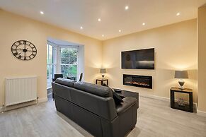 Host Stay Ross View First Floor Apartment